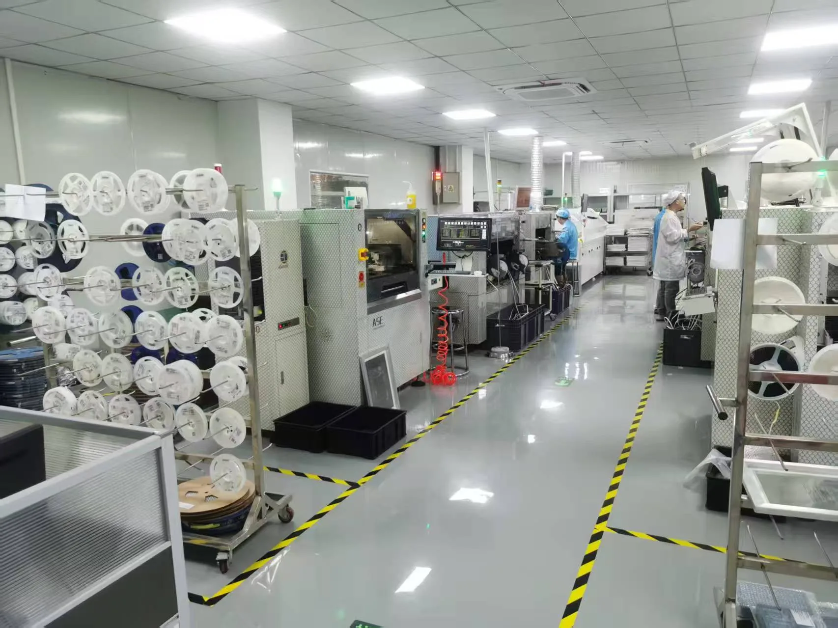 Inside the advanced DFYC Tech PCB manufacturing facility and cleanroom production line