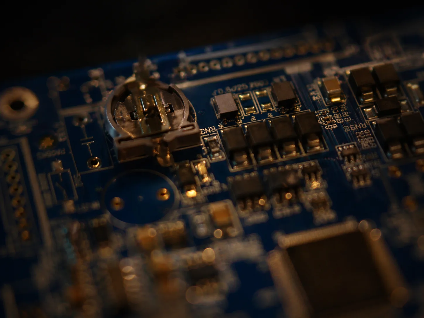 Advanced PCB prototyping equipment for assembly and inspection